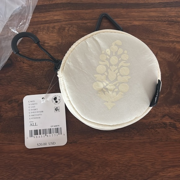 Free People Movement Essentials Only Pouch - Ivory - Picture 4 of 4